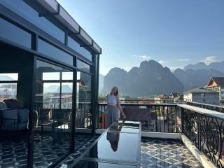 Champa Riverside Hotel - Vang Vieng - 2