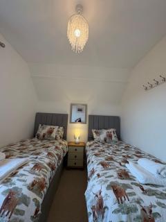 Ashley Holiday Home, Close To City Centre With Free Parking - Dalneigh - 2