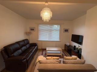 Ashley Holiday Home, Close To City Centre With Free Parking - 7