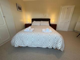 Ashley Holiday Home, Close To City Centre With Free Parking - Dalneigh - 4
