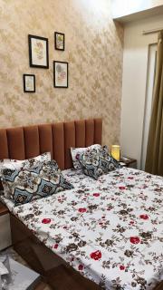 Golden Stays - Greater Noida - 1