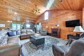 Woodsy Kentucky Escape with Game Room and Lake Access! - Burnside - 8