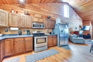 Woodsy Kentucky Escape with Game Room and Lake Access! - Burnside - 1