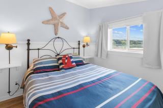 Charming Beach Cabin in Quartermaster Harbor - 8