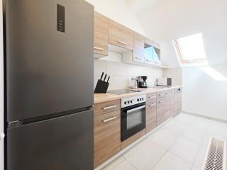 RAJ Living - 3 Room Apartment - Maisonette - Balcony - 20 Min Messe DUS and Old Town DUS - Düsseldorf - 0