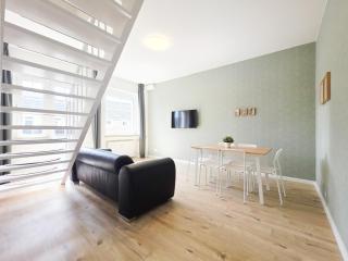 RAJ Living - 3 Room Apartment - Maisonette - Balcony - 20 Min Messe DUS and Old Town DUS - Düsseldorf - 8