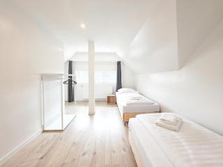 RAJ Living - 3 Room Apartment - Maisonette - Balcony - 20 Min Messe DUS and Old Town DUS - Düsseldorf - 7