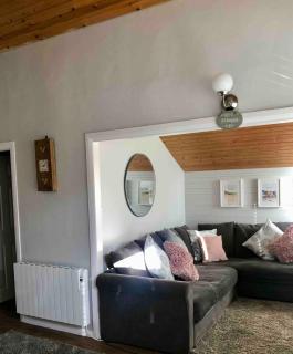 Lovely lodge in Pembrokeshire with Wi-Fi - Pembrokeshire - 8