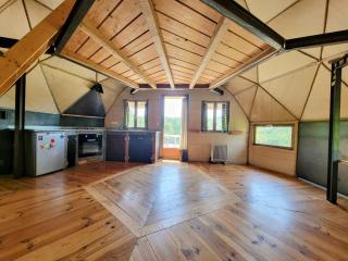 A break under a geodesic dome - - 8