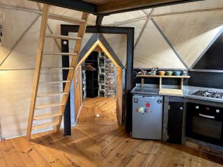 A break under a geodesic dome - - 7