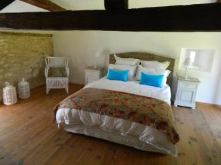 Character village house with private pool - Chez Sophie - Villefagnan - 0