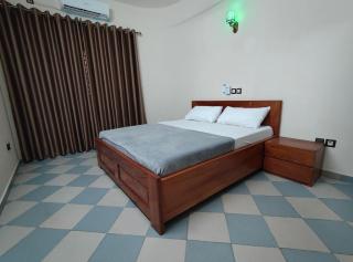Executive Queen Size Room Saloon In Cotonou Benin - 2