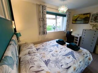 Double Room in Riverside Apartment - C - 4