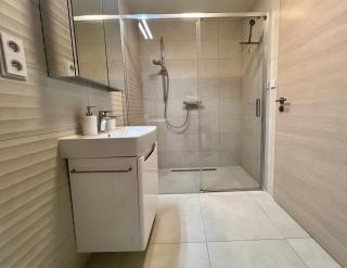 Nový apartmán s velkou terasou a grilem - Černý Dŭl - 2