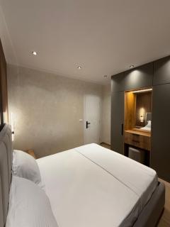 Kamberi Hotel & Apartments - 1