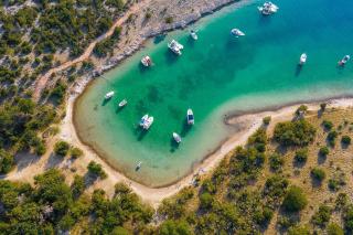 Villa Mirakul, new modern villa with swimming pool, close to the beach, children playroom, quiet area- by TRAVELER tourist agency Krk - Omišalj - 4