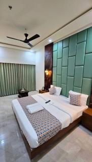 Hotel Spring Holiday's - Mehsāna - 2