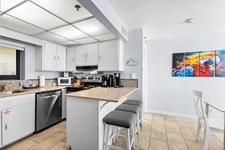 Gulf-Front Getaway! Stylish Condo! Sunbird Resort! by Dolce Vita Getaways PCB - 2