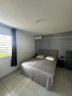 Appartement T2 élégant et spacieux, proche du centre ville - Le Gosier - 7