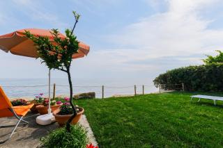 Akrogiali BeachFront House - Nea Skioni - 7