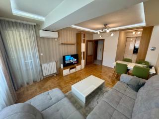 Modern & Elegant apartment with free parking - Sarajevo - 5