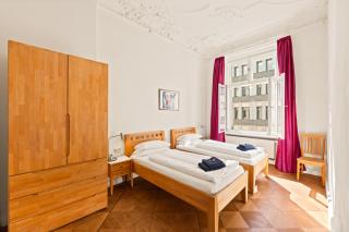 Downtown Landmark near Checkpoint Charlie - fully preserved - 7