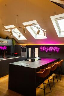 The Bakers Luxury Top Floor Apartment - 4