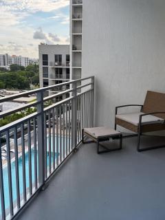 Luxury High Rise Near Brickell - Miami - 3