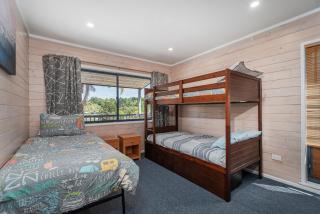 Whitianga Coastal Escape 5bdrm - 1