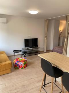 Sophie Studio - Top center, Cozy & Work-Friendly near AUBG, Free streaming platforms - Blagoevgrad - 7