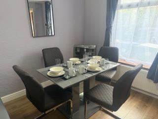 D'Luxe Royal 3 bedrooms house in Abbeywood, London - Belvedere - 8