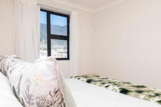 TableMountain Views 2BR Parking Balcony Pool - 3