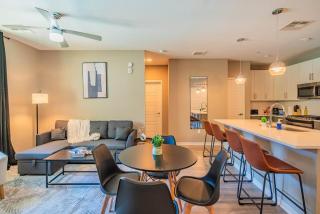 Spacious 2BR Uptown Biltmore Gym Pool Parking WD - Phoenix - 9