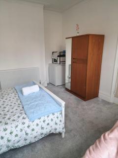 Double Room in Winton - Bournemouth - 7