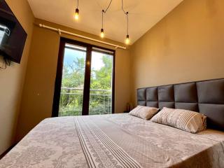 City Center Apartment with Private Parking - Budva - 7