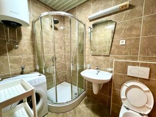 City Center Apartment with Private Parking - Budva - 6