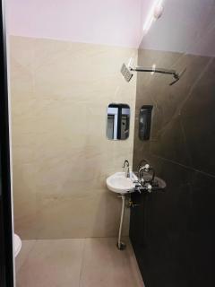 Amrit Ganga Homestay 1,5 km from kashi vishwanath Near Rathyatra ropeway - 4
