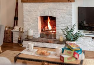 Charming Fishing Cottage - 8