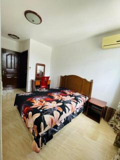 Stunning beachfront apartment with seaview, 25 metres from beach - Blue Bay - 2