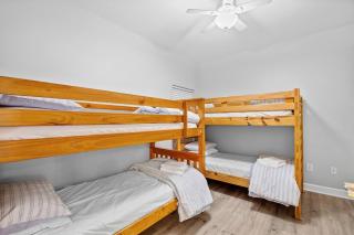 Pier Watch Unit 106-10 beds-6 bedrooms-Sleep14-Golf Cart Allowed - North Myrtle Beach - 6