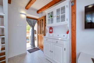 Cozy Holiday Home Punta Kriza - 4