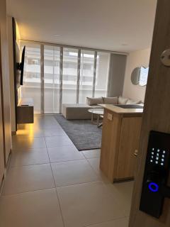 Lujoso apartamento, 3 habitaciones, mejor ubicación - 0