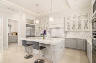 Vancouver Shangrila House - 1