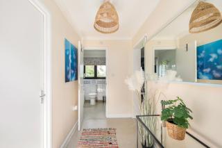 Rural Lodge stay In Windsor! Hot Tub! Sleeps 20 - Bray - 1