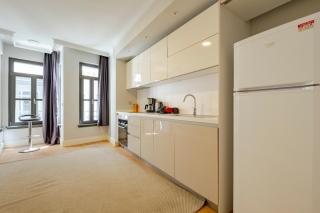 3-Bedroom New and Spacious Apartment - 9