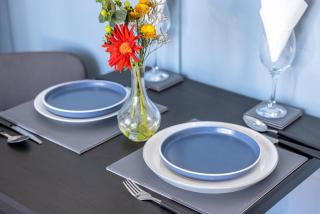 ROOMS NEAR ME - Private Access Entire Place, Kitchen & Bathroom with Amenities, Fast WiFi, Smart Tv, Premium Bed, Parking Nearby - 1