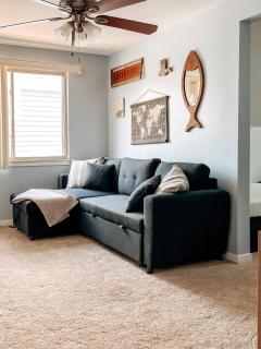Cozy Canal Retreat - 9