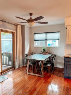 Cozy Canal Retreat - 3