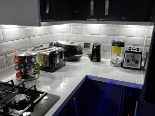 High quality and spacious Home on a nice estate - - 5