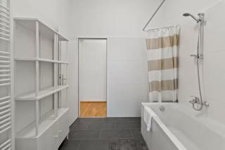 Close to Shopping Street I 2 Minutes to Naschmarkt - Vienna - 3